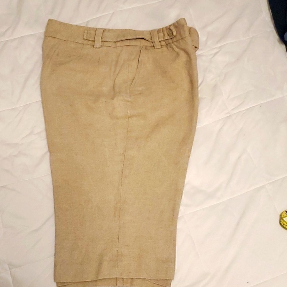 Peter Nygard collection, womans linen shorts 12 petite